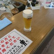 名古屋駅ホームで生ビールが飲めるきしめん店