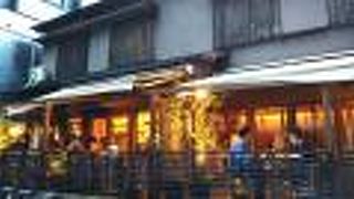 人気で混雑しているカフェ☆