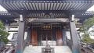 かつて滝野川城があった寺院でした。
