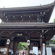 中山寺の入口