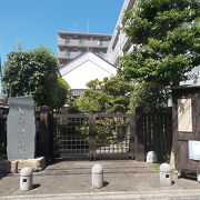 千住大橋駅から北にあります。