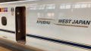 指定席は2列・2列！