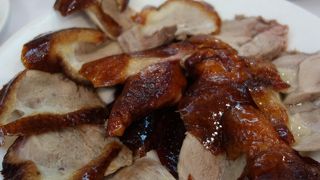 迫力の北京ダック（絶品ふかひれスープ、エビのフライ、スイーツまで美味しい）！