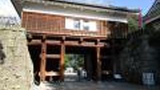 守りの固そうな雰囲気が漂っている