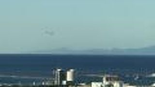 展望ラウンジからは日本海、佐渡島も。。。