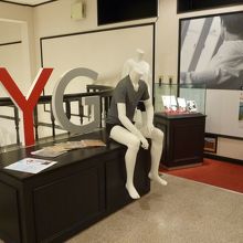 現代蔵　２階メイン商品展示