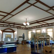 ２階の展示資料室　その天井に注目