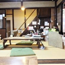 座敷は田舎のおばあの家の雰囲気～