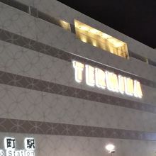 錦糸町駅直結。便利な駅ビルです。