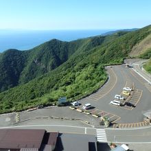 自家用車ならスカイラインでアプローチする方法も