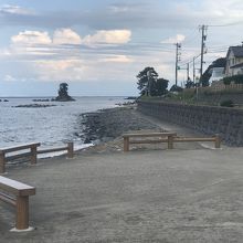 シャワーや水道も完備。駅からも近く気軽に観光できます。