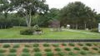 南極観測樺太犬記念碑 樺太犬供養塔