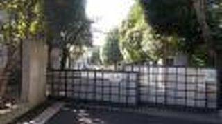 地下鉄東京メトロ丸の内線か都営三田線春日駅から5分程度です。