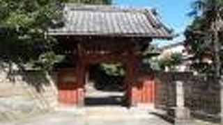 地下鉄三田線春日駅から北西に10分程度の場所にあります。