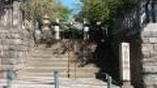 地下鉄三田線春日駅から北西に10分程度の場所にあります。