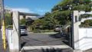 地下鉄三田線春日駅から北西に15分程度の場所にあります。