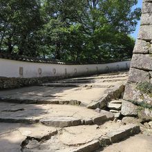 この土塀もすごいです