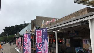 飲食店がたくさん入店していました