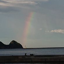 夕方、帰り際に虹が見えました。