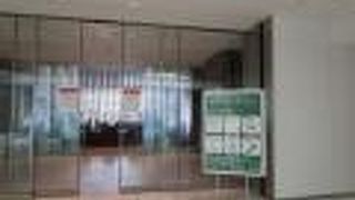 広いラウンジの中にお客さんがいませんでした