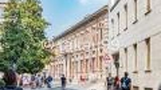 スカラ座からブレラ絵画館へ向かうときにこの通りを通っていきました。