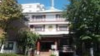 地下鉄東京メトロ丸の内線茗荷谷駅から南東のエリアにあります。