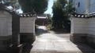 地下鉄東京メトロ丸の内線茗荷谷駅から南東のエリアにあります。