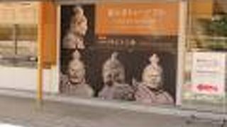 日光・月光菩薩がおられます。