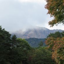 磐梯山は雲で隠れていました。