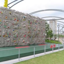 ボルダリングの施設もありますが　有料です