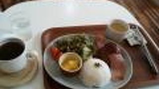 上尾コミセン向かい側のカフェ。