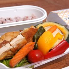 うみがたりのお弁当　￥1200（税込）