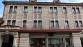 建物の会津塗りも