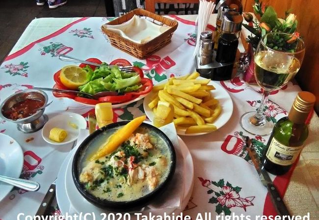 カジュアルな地元料理