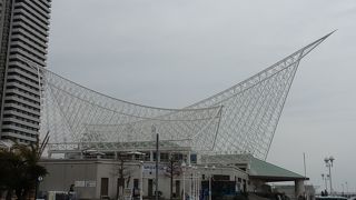 メリケンパークのシンボル的存在