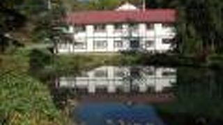 ニセコ昆布温泉は、ニセコ町、倶知安町、蘭越町にまたがる広大なニセコ連山山麓に点在し、各宿で自家源泉を有する「ニセコ温泉郷」最大の温泉地です。