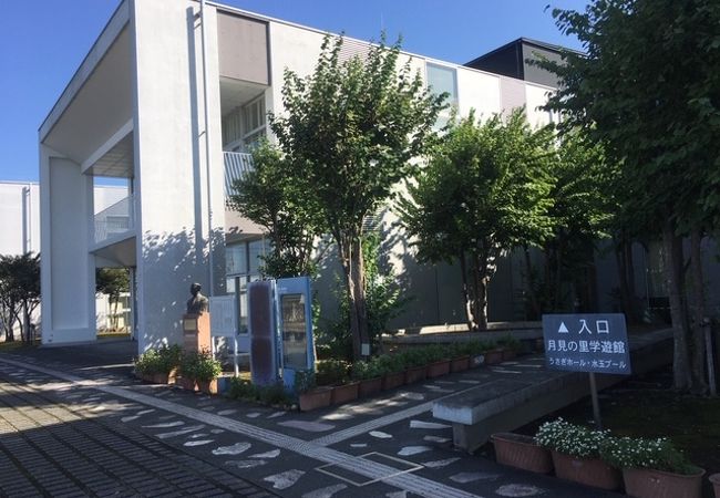 開館前に訪問、目的が信平さんの胸像だったので野外だからコロナ関係なし