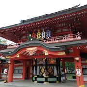 色合いが綺麗な神社