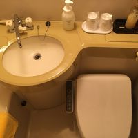 部屋トイレはシャワートイレ付UB。洗面所が別にあります。