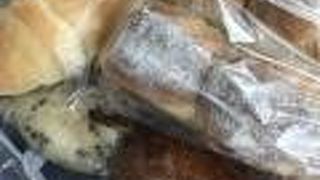 地元の人に愛されてるヤマモトベーカリー