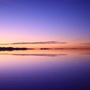 白い大地　鏡ばりの絶景