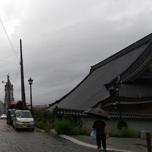 東本願寺函館別院の大きな屋根