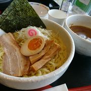 パサール三芳にあるラーメン屋　芳麺