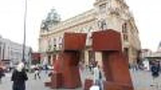 メトロの共和国広場駅の近く