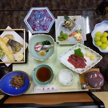 夕食　豪華です