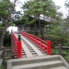 2つ目の透かし橋と五大堂