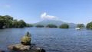 美しいラインの山