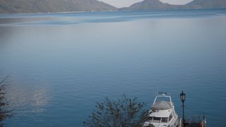 周囲約４０ｋｍ、最大深度約３６０ｍの淡水のカルデラ湖で、日本で最もきれいな湖、日本最北の不凍湖としても知られています ..