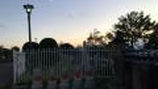 夕日の美しい斜面にあります