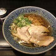 箸タワーとチャーシュー麺